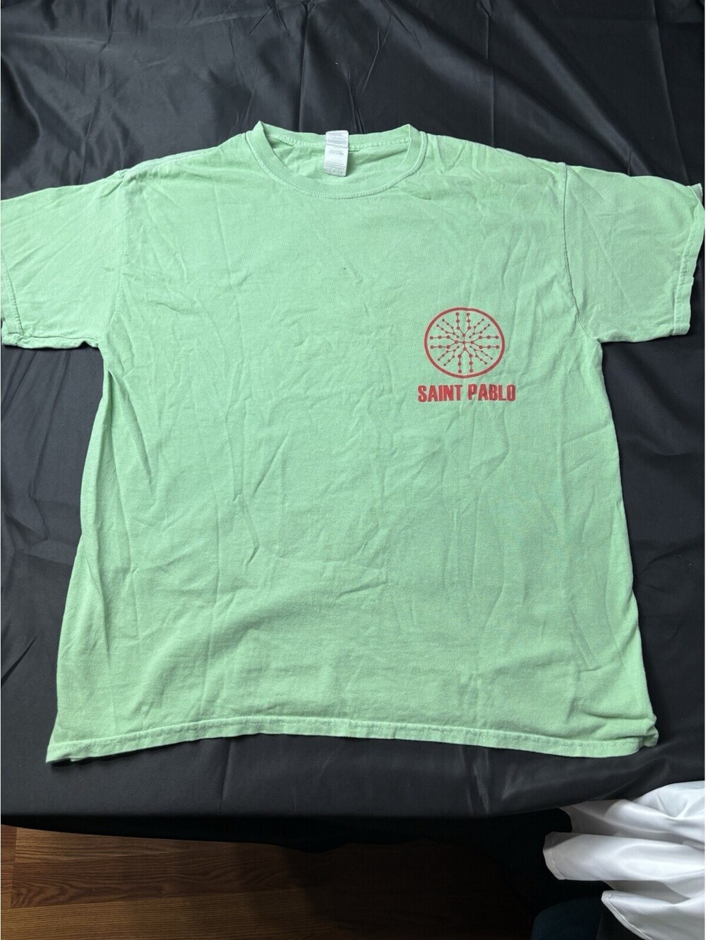 Kanye West Saint Pablo Tour T-Shirt Men’s Large Green Red